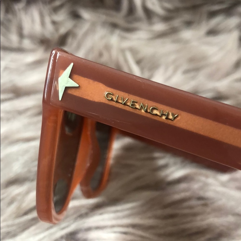 Givenchy 7010/S sunglasses - Picture 2 of 7
